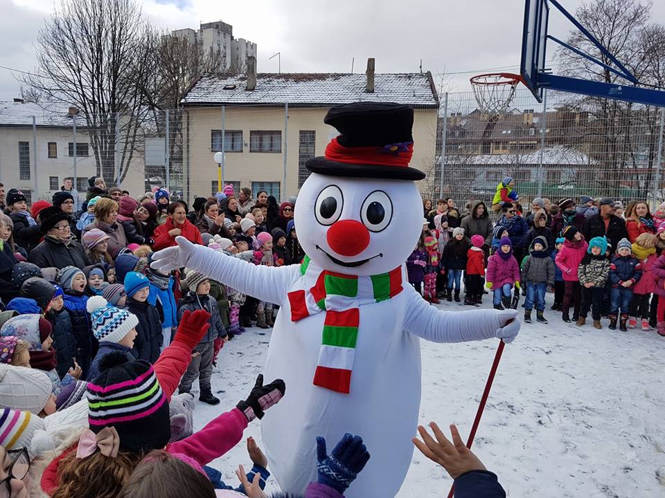 Djed Mraz, Snješko Bijelić i Minionsi oduševili kakanjske mališane