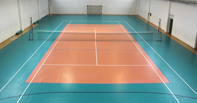 Rezervišite svoj termin za tenis u sportskoj sali koja se nalazi na posljednoj etaži objekta “Re-Al Company”