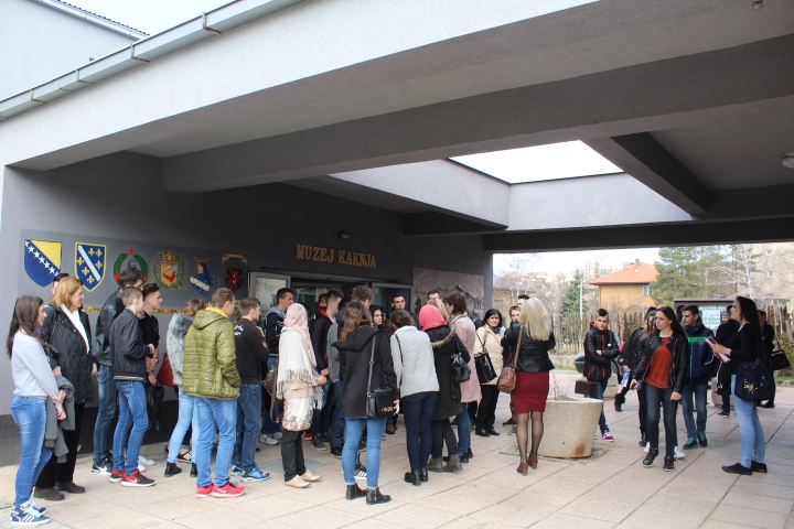 Više od 500 osoba danas posjetilo izložbu “Blago zemlje” u Muzeju Kaknja