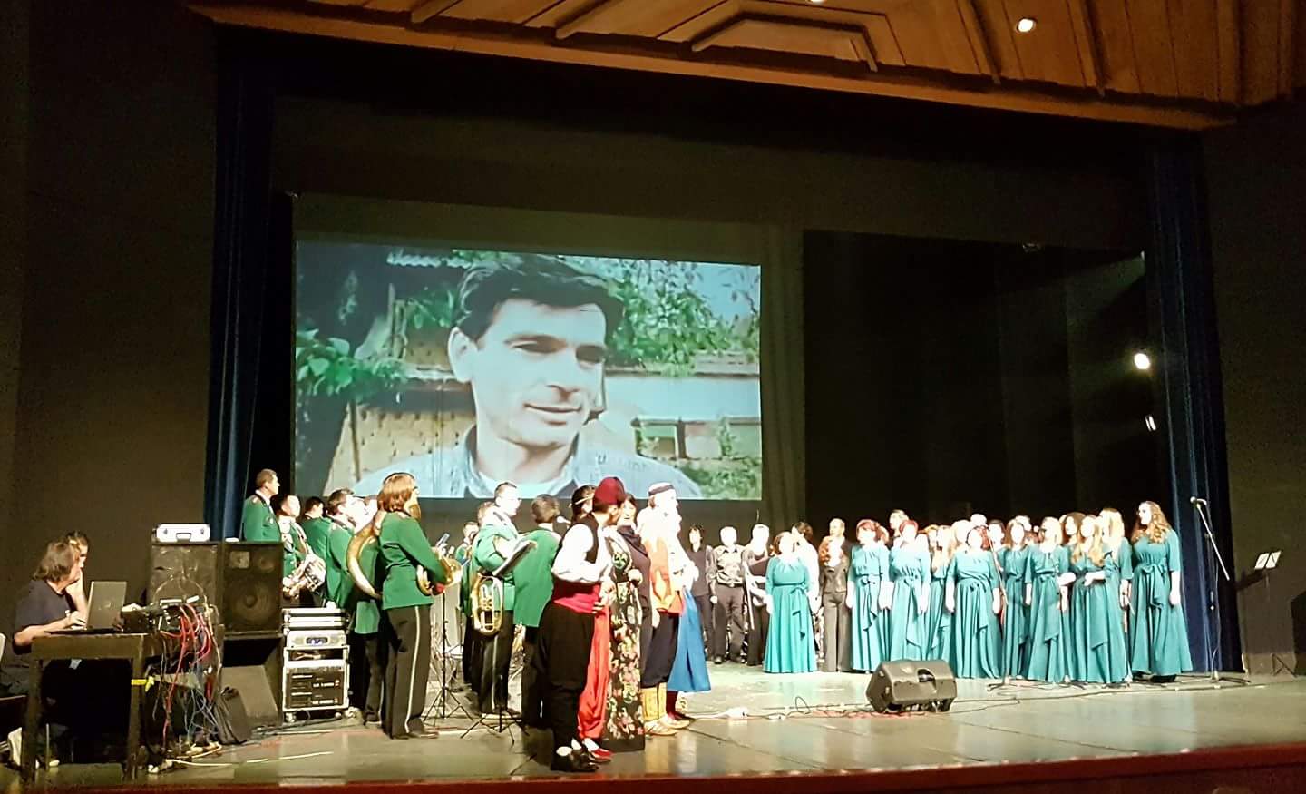 Vrhunski kakanjski proizvod “Bilo jednom na Balkanu” predstavljen publici u Bosanskom narodnom pozorištu Zenica