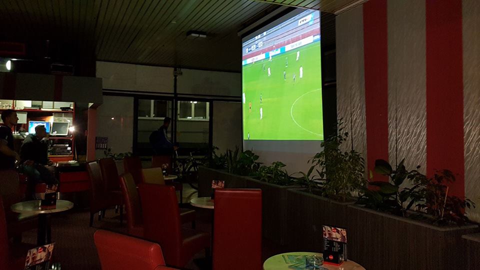 Večeras u kultnom školskom centru “Europa” na projekcionom platnu pogledajte utakmicu Chelsea – Rome
