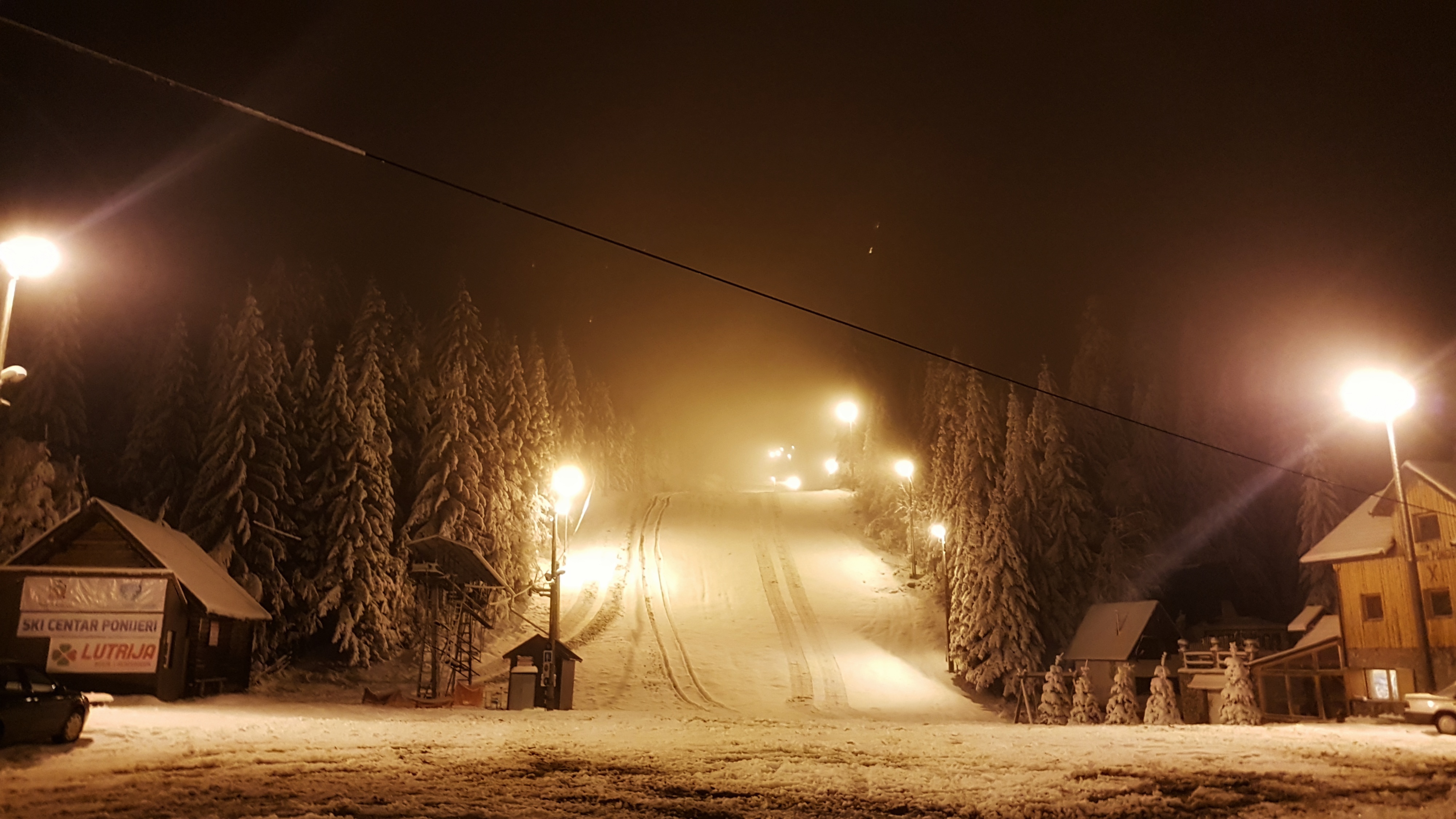 Skijaši iz ZE-DO kantona više ne moraju putovati 2,3 sata do Vlašića ili Bjelašnice zbog noćnog skijanja, Ponijeri su rješenje (uštedite novac i vrijeme)