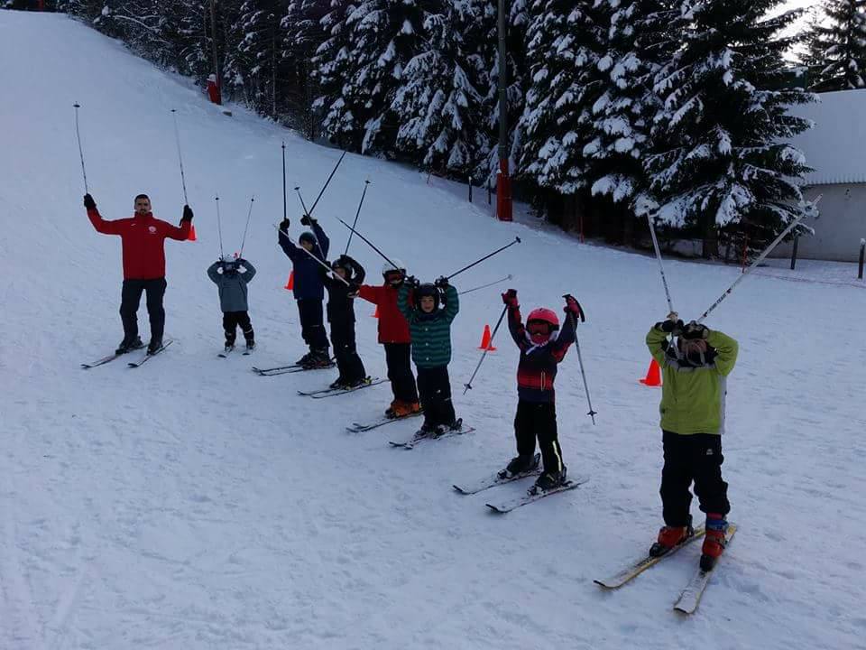 Počela Škola skijanja na Ponijerima – Skijanje se brzo uči!!!