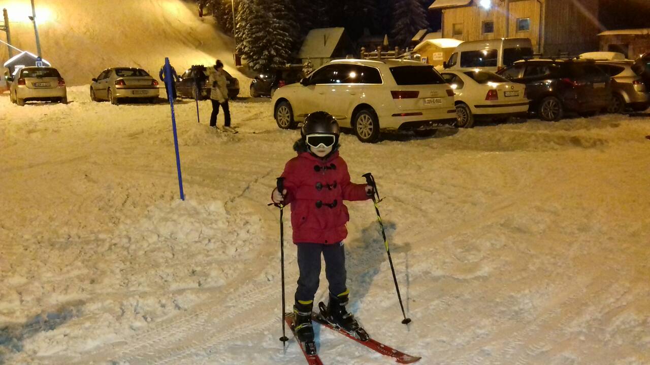 I večeras smo uživali u prekrasnom ambijentu Ski centra Ponijeri – Sutra poludnevno i noćno skijanje
