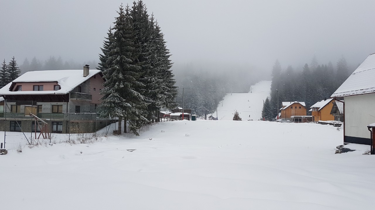 Ski centar Ponijeri: Sutra organizujemo poludnevno i noćno skijanje, počinje i Škola skijanja